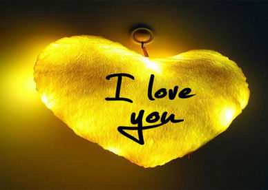 صور قلوب صفراء مكتوب عليها I Love You-عالم الصور